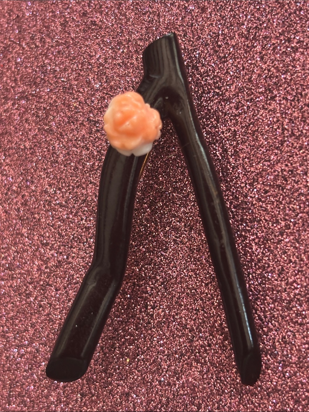 Hawaiian black Coral branch pink angel skin carved rose brooch - Picture 2 of 5